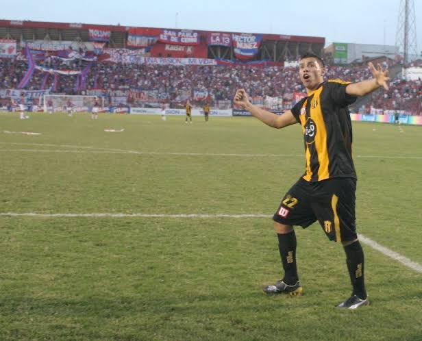 AURINEGRO1903__'s tweet photo. CONFIANZA PLENA EN EL EQUIPO QUE SE REPITE LO DEL 2010 

RESILIENCIA 🖤💛 https://t.co/1TnyyCchB6