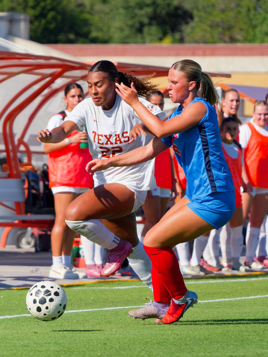 dientetex's tweet photo. @TexasSoccer vs. @OleMissSoccer   Texas wins 2-0 on a beautiful afternoon.
more match pics:   https://t.co/WWA5XDMcyB
#HookEm #RunWithTexas https://t.co/f8r01Qaij4