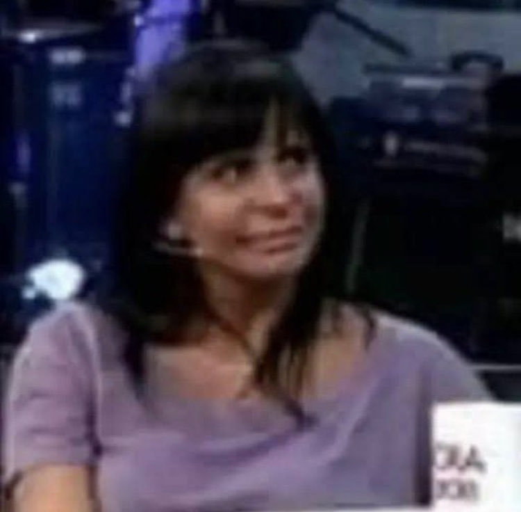 eu fico apavorado só de pensar na ideia de um nude meu circulando pela internet e postam como se fosse nada