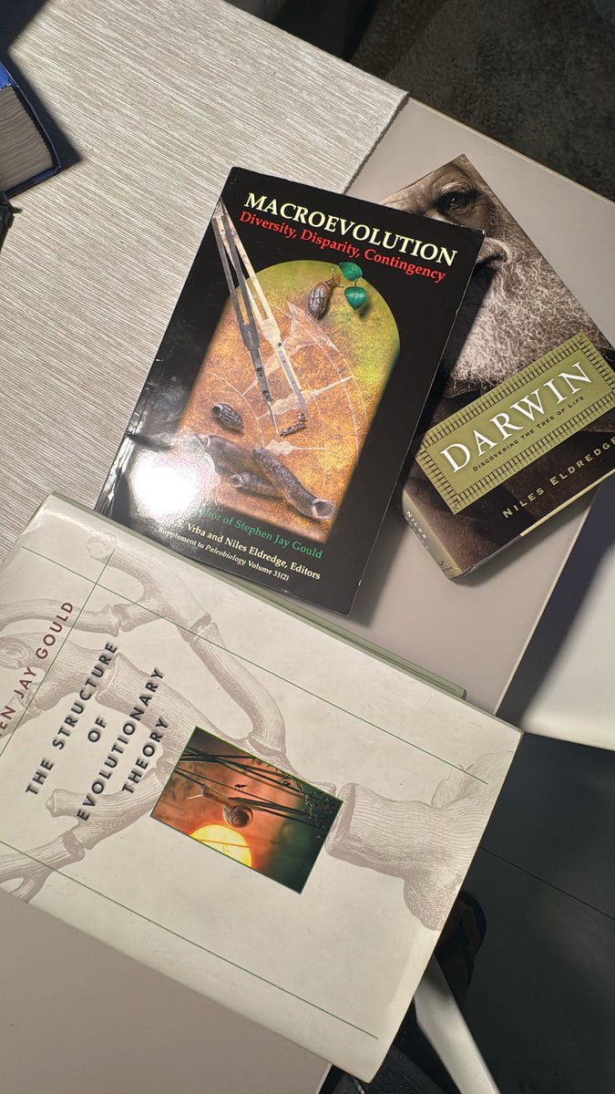 augustoeduardof's tweet photo. Finally, I have the Three Musketeers: Gould, Vrba and @niles_eldredge https://t.co/FG6QBLfxLp