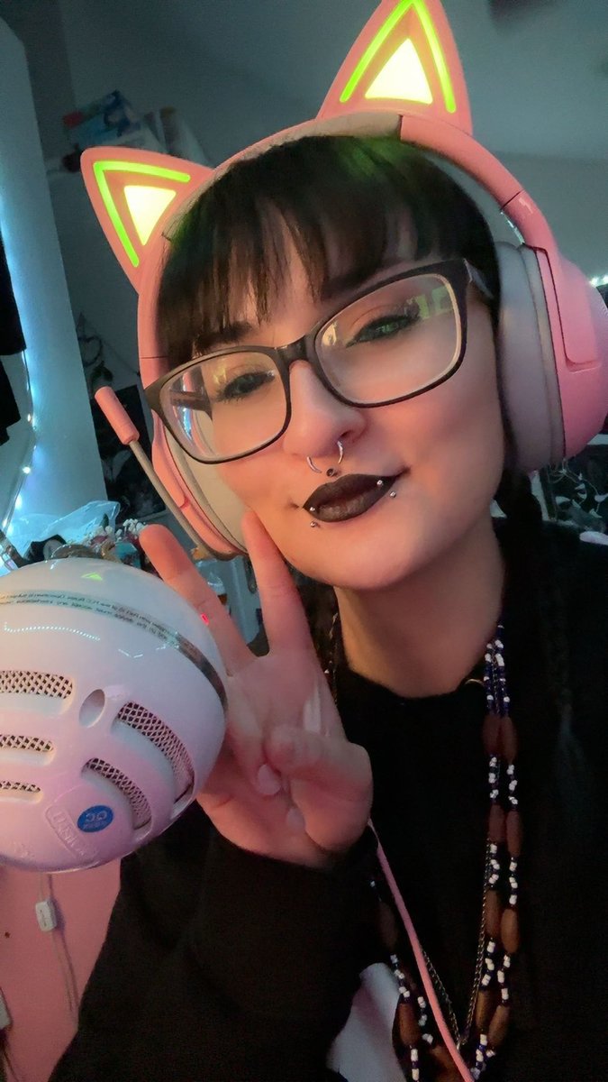 Hey guys, we’re back at it again with <a href="/geemikeyyy/">Greatllyunhelpful🐝</a> and <a href="/mawytan/">🍯 mawytan 🐝✨ - marbear era!!</a> , playing RV there yet! I’m excited this is gonna be big fun uwu
••• twitch.tv/teacuwup