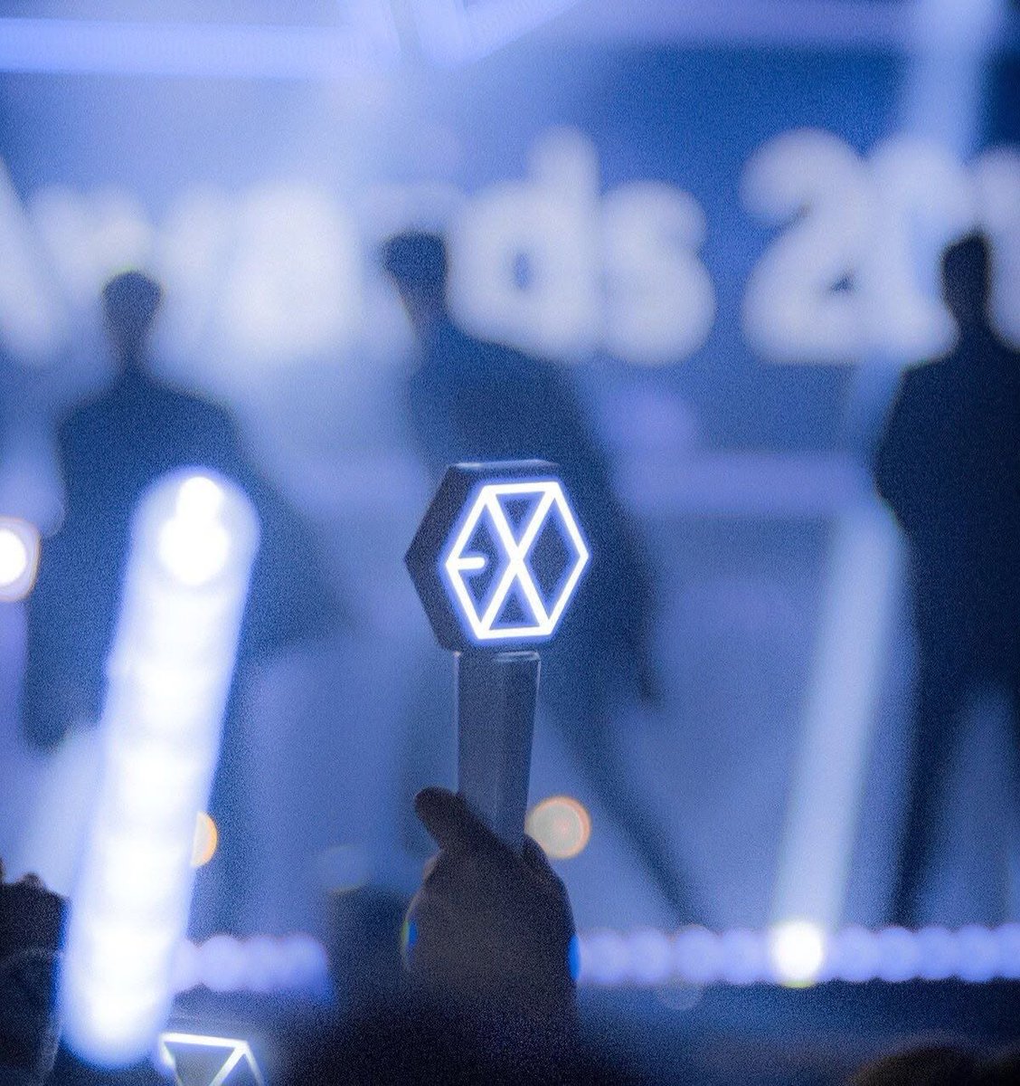 Sabemos que el principal responsable es SM, podemos como fandom ahora tener diferentes opiniones pero recuerden siempre que ser EXOL jamas ha sido facil, pero nos mantiene unidas el amor que tenemos por ellos

#EXOIS9
#AlwaysWithOT9
#CBX_is_part_of_EXO
#첸백시는_엑소의_일부입니다