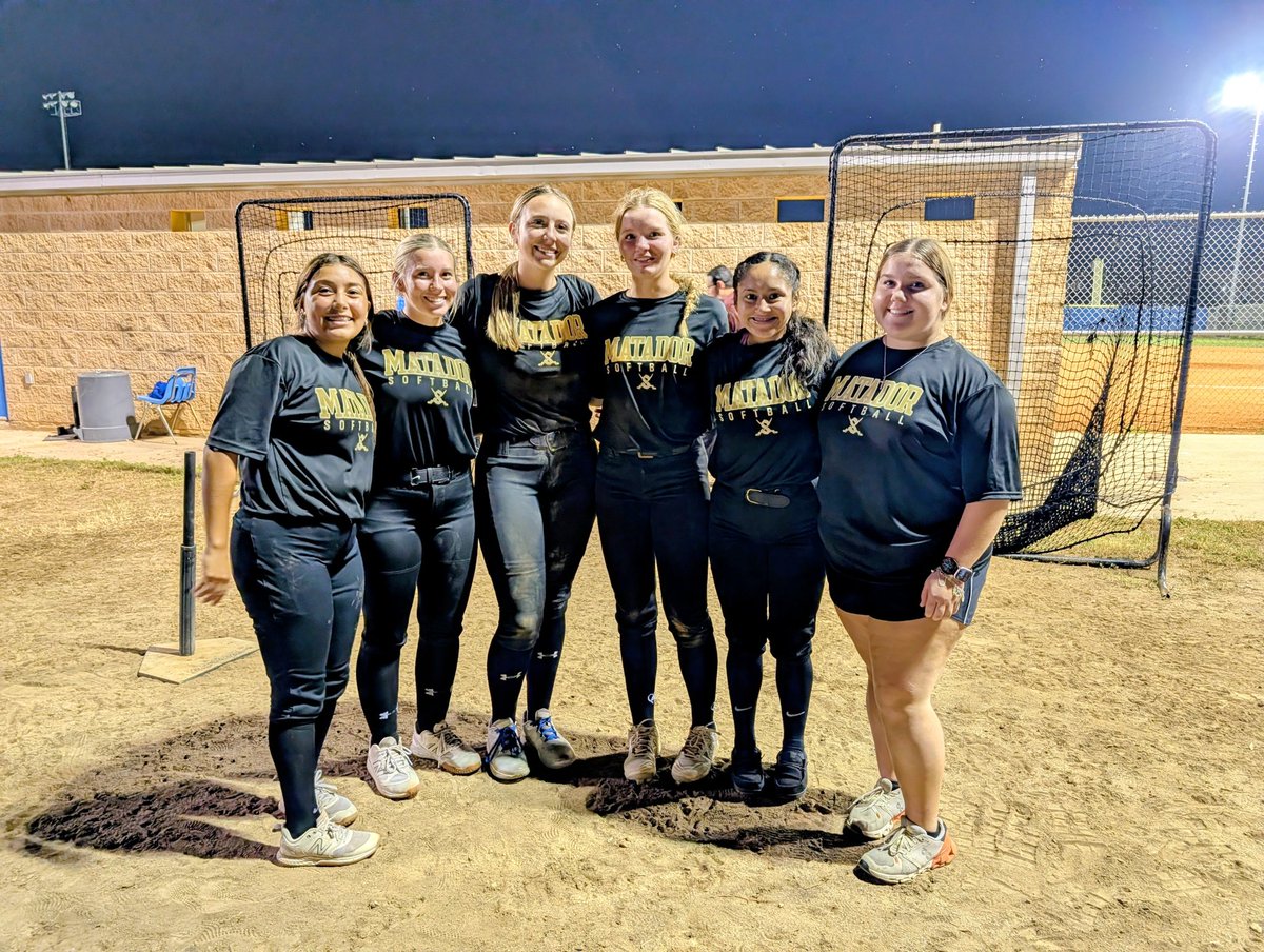 That's a wrap on this groups Fall Ball careers. The next time you see them together on a field in uniform, they will be laying the foundation for the legacy they will leave behind this Spring. Stay tuned for a full final schedule. Go Mats! 🖤⚔️💛🥎 #classof2026 #seniorsznloading