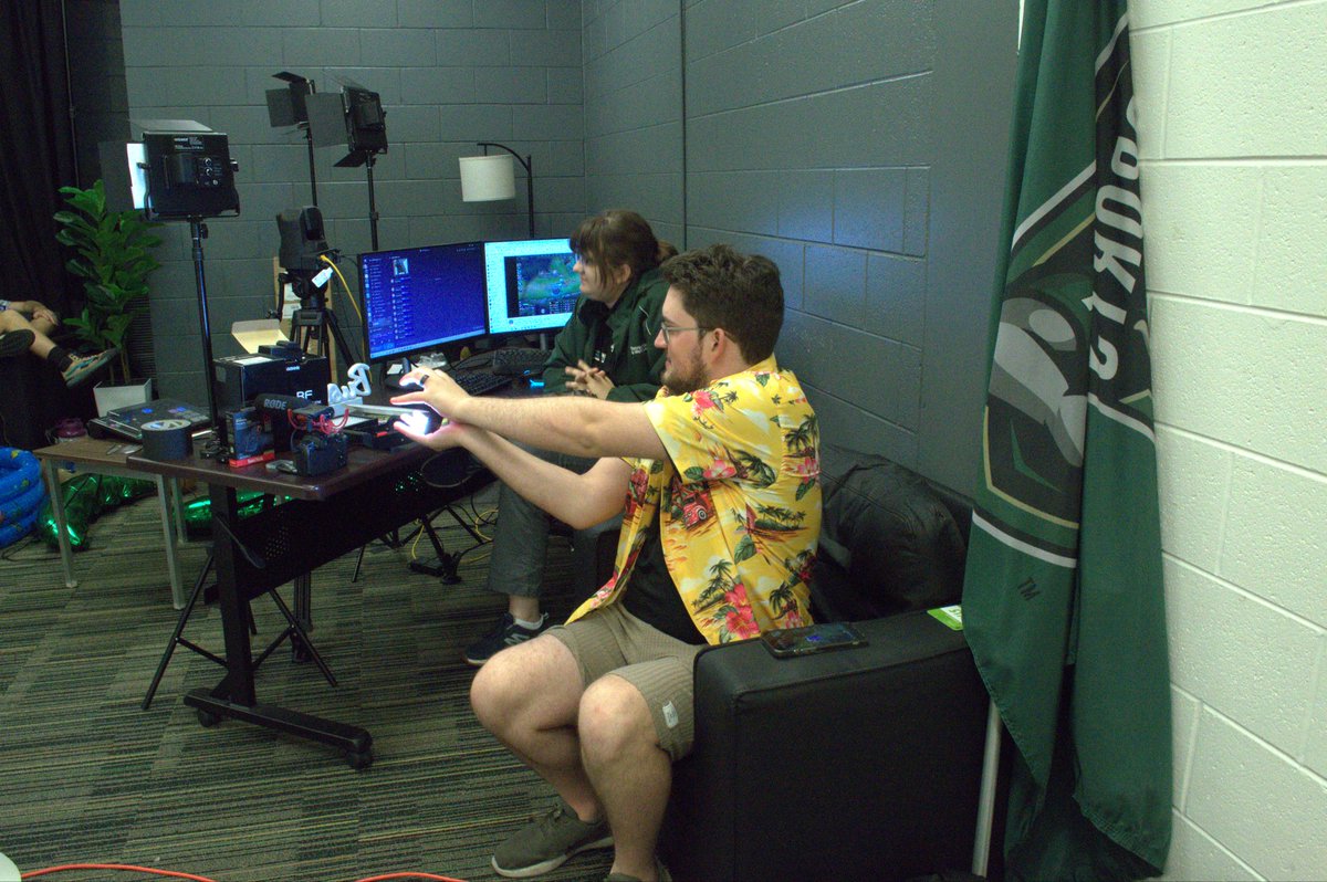 CoolELive's tweet image. Truly surreal to think about how this past weekend was my last Battle For Florida as a member of the @USF_Esports team

It has been an honor to be so entrenched in the collegiate esports scene here in Florida for the last 4 years. So proud of my prod staff and how far we’ve come.