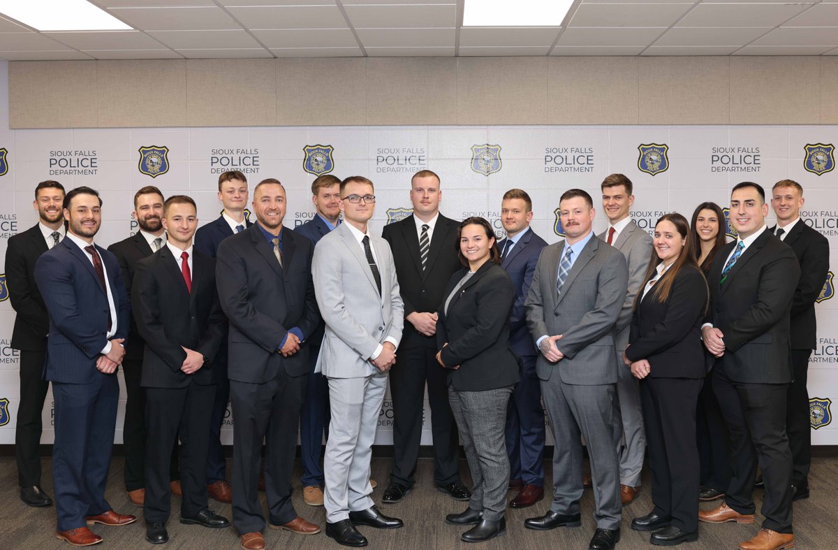 siouxfallspd's tweet image. A new chapter begins today for 17 new Sioux Falls Police Department recruits! We’re proud to welcome the next generation of officers dedicated to keeping our city safe. /737