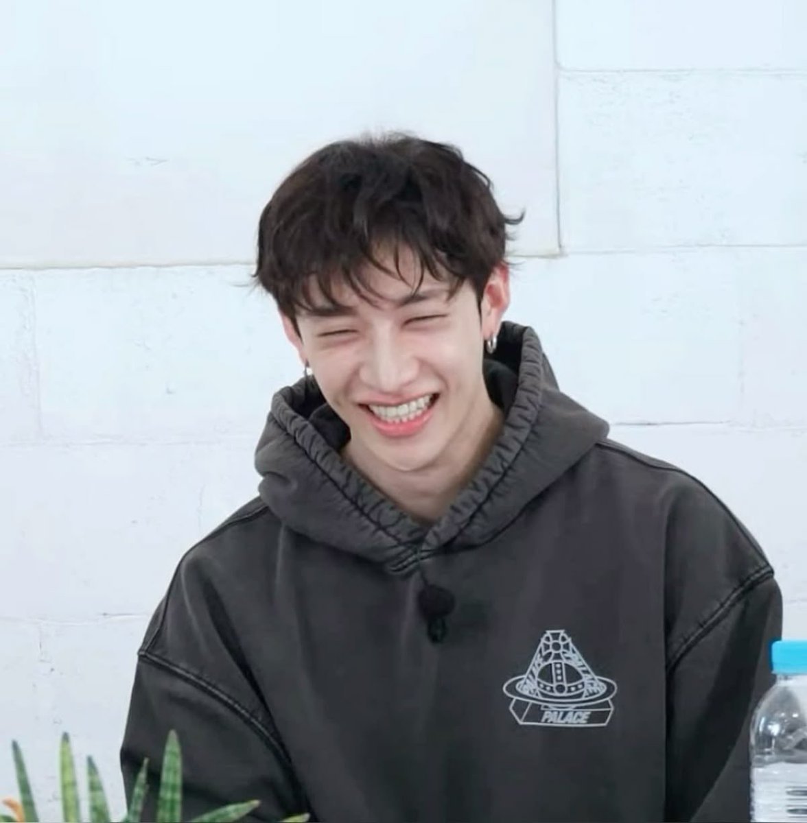 he’s so soft and pretty here with the messy hair and hoodie omg
