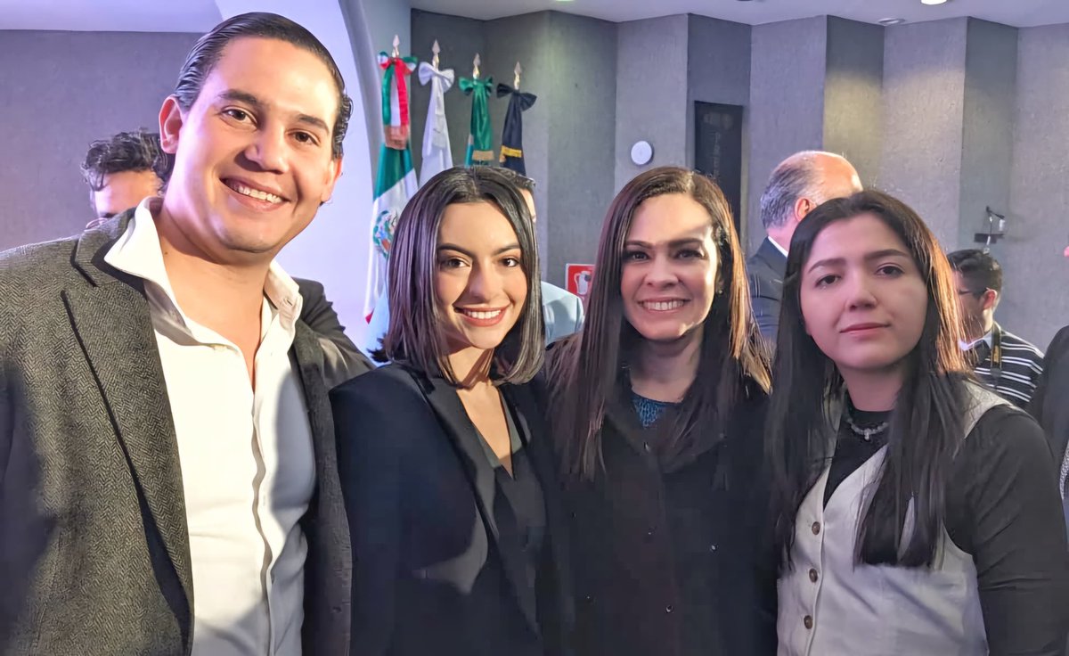 Cada generación tiene la oportunidad de cambiar la historia, y la de hoy está en manos de las y los jóvenes que aman a su país y deciden hacer algo por él.

Gracias a <a href="/francabrero_/">Francine</a>  por la invitación, y a todas las organizaciones que impulsan a la juventud: el <a href="/cceoficialmx/">Consejo Coordinador Empresarial CCE</a> , el