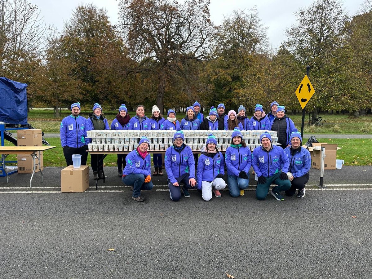 Well done to all the Botanic Hockey Club volunteers who manned a water station in the Phoenix Park at yesterday’s <a href="/dublinmarathon/">Irish Life Dublin Marathon</a> It was a great day and great to support so many amazing runners taking part this year! Well done to them! 👏 #IrishLifeDublinMarathon #volunteers