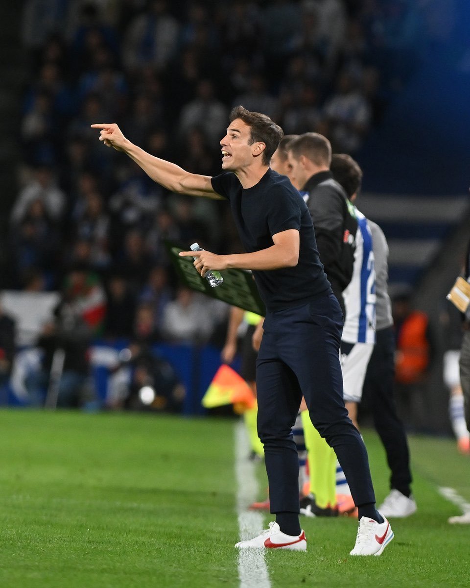 Análisis semanal: Rayo Vallecano — Vivir en el caos

▫️Intensidad que a veces desorganiza al equipo
▫️Ritmo alto que fuerza transiciones y pérdidas
▫️Unai López, clave para equilibrar y dar salida
▫️Iñigo Pérez mantiene la identidad de Iraola

[Hilo]