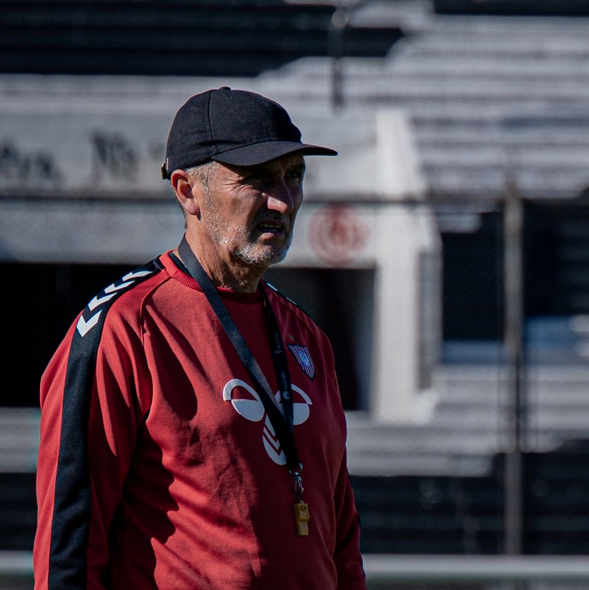 📄 𝗖𝗢𝗠𝗨𝗡𝗜𝗖𝗔𝗗𝗢 𝗢𝗙𝗜𝗖𝗜𝗔𝗟

Desvinculación del Director Técnico Carlos Mayor

El Club Atlético Chacarita Juniors informa que, por decisión de la Comisión Directiva, encabezada por Néstor Di Pierro, Leandro Capriotti y Gastón Morina, se ha resuelto dar por finalizado