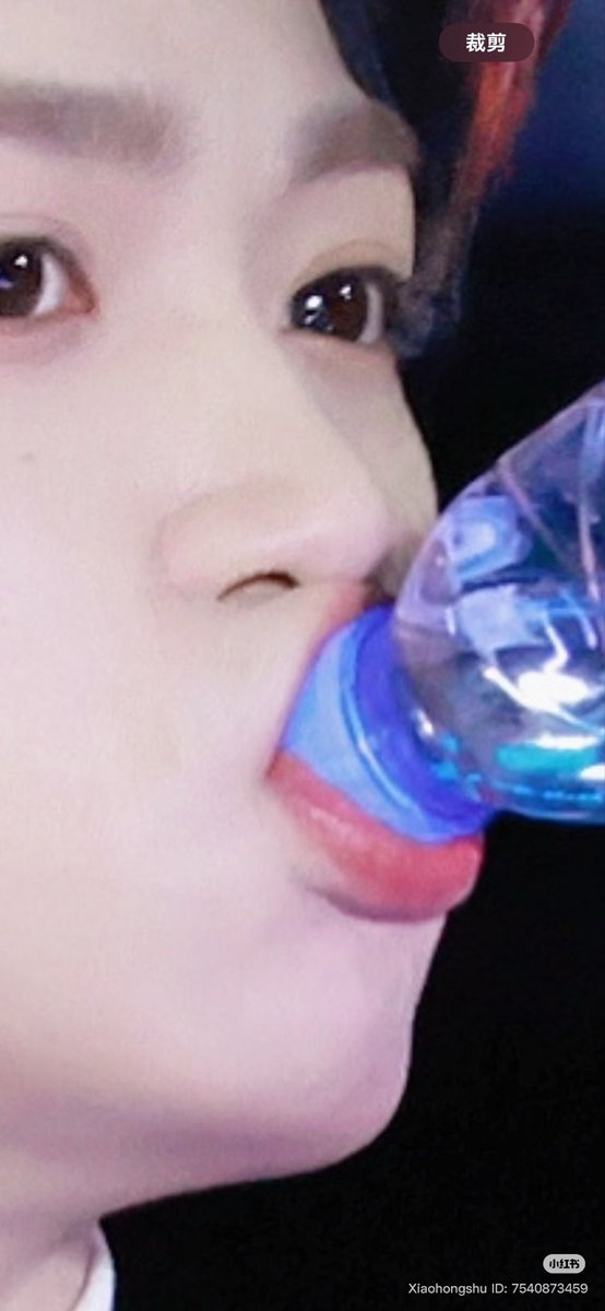 Mary_msh94's tweet photo. How??? How is it possible to be this cute???🤏🏻🥺😩 he’s like a little kitten 😭😭

#Ziyu https://t.co/WuM3QYXJrI