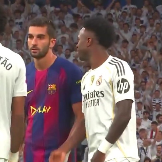 🚨 Ferran Torres to Viní Jr: "Don't you take penalties anymore?"

Viní Jr: "I don't care about it, Kylian takes them."

<a href="/ElDiaDespues/">El Día Después en Movistar Plus+</a>