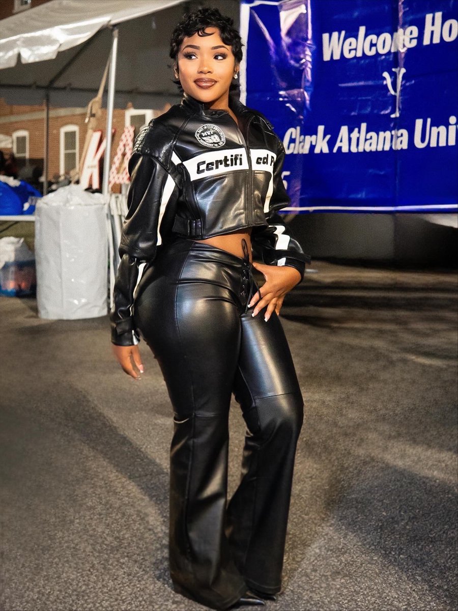 Back in the A like flippaaa! Happy HOCO 🖤