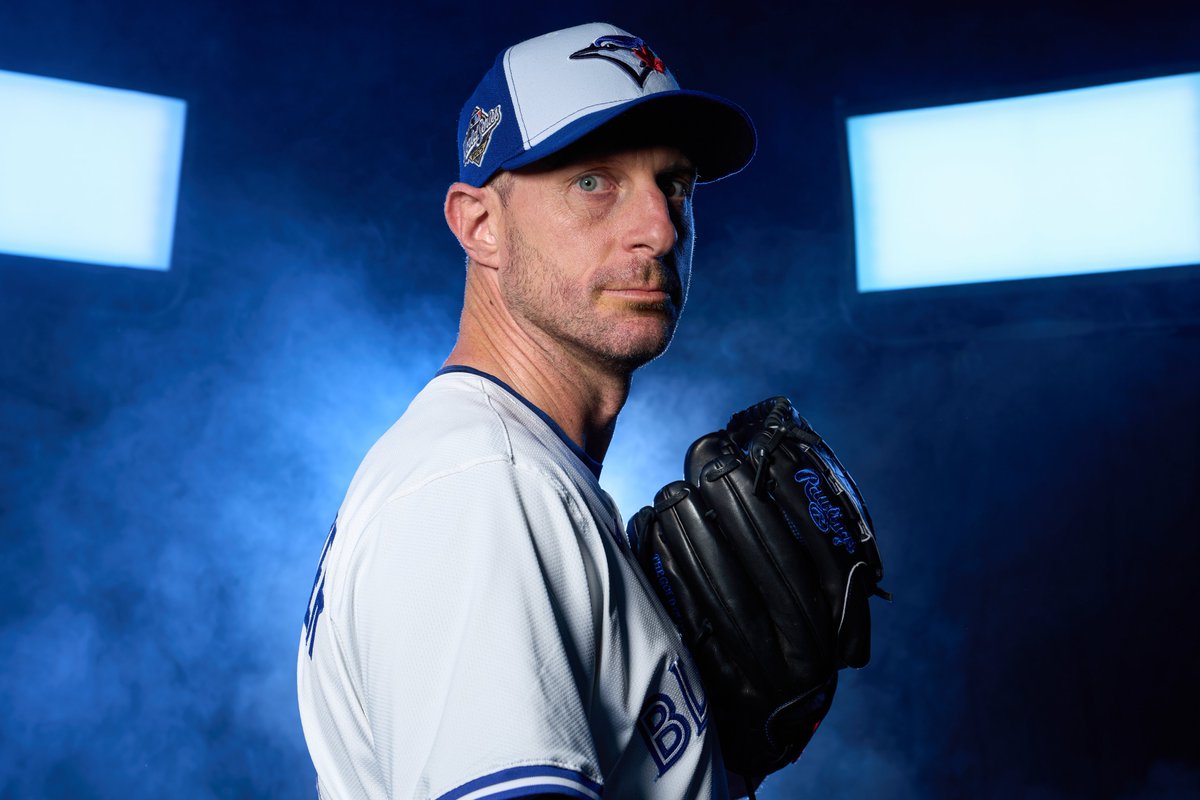 With Max Scherzer pitching tonight, he will become the first player in MLB history to pitch in the World Series for four different teams 🤯