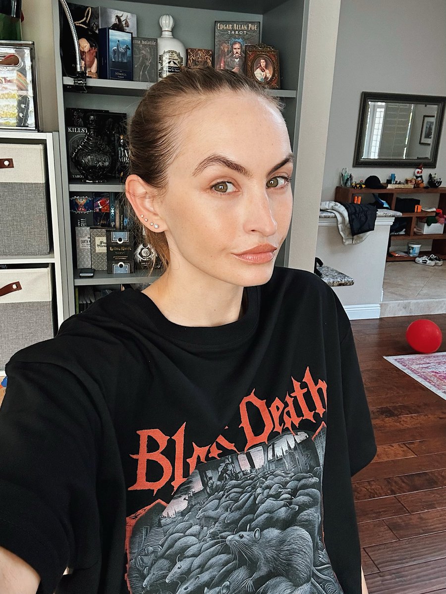Anastasia R-K tweet media