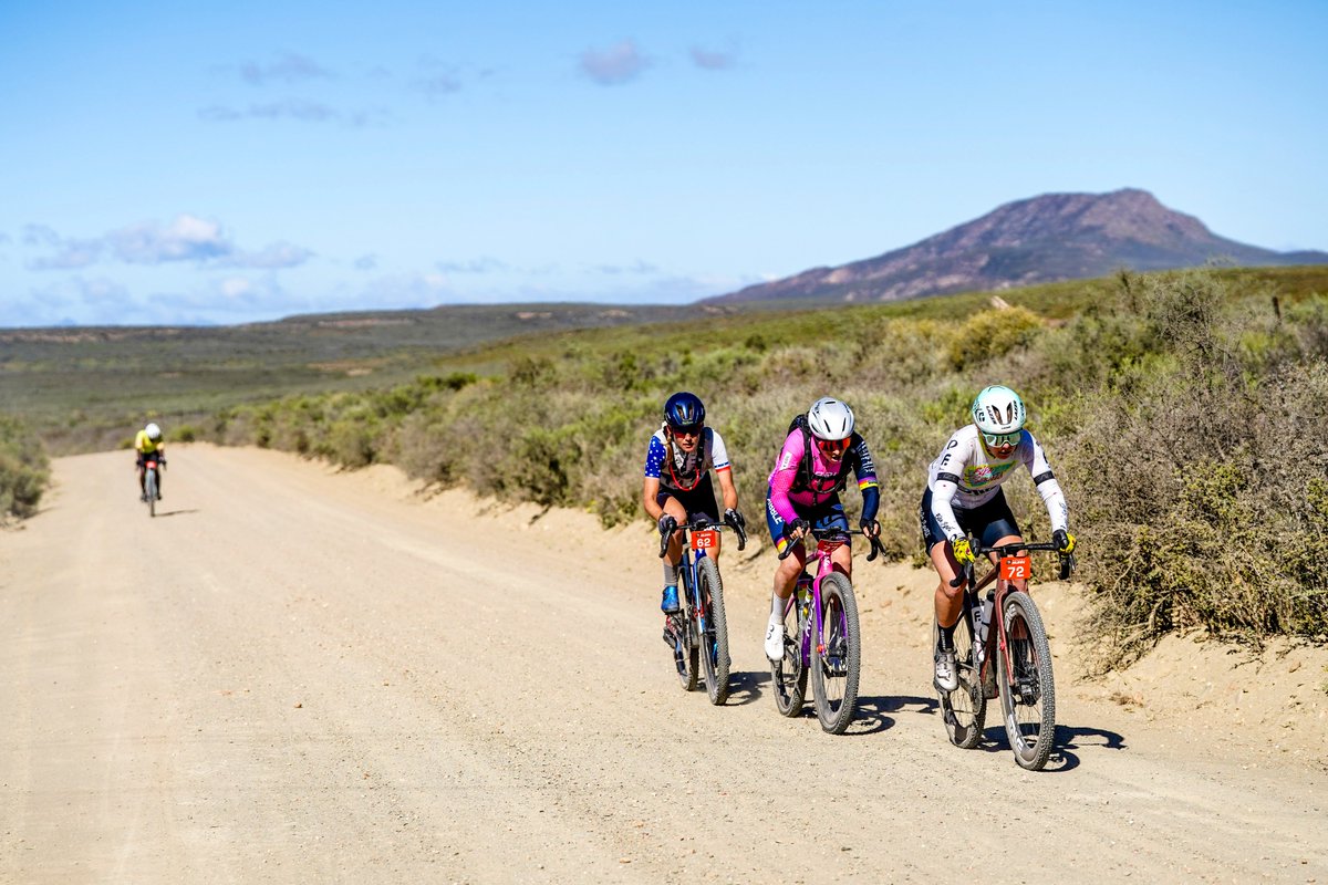 Stage 2 of the Nedbank Gravel Burn saw the women's race leader, Axelle Dubau-Prevot, reel in Melissa Rollins and Haley Smith in the closing kilometre to win her second stage and extend her GC lead: diverge.info/2025/10/27/gra…
