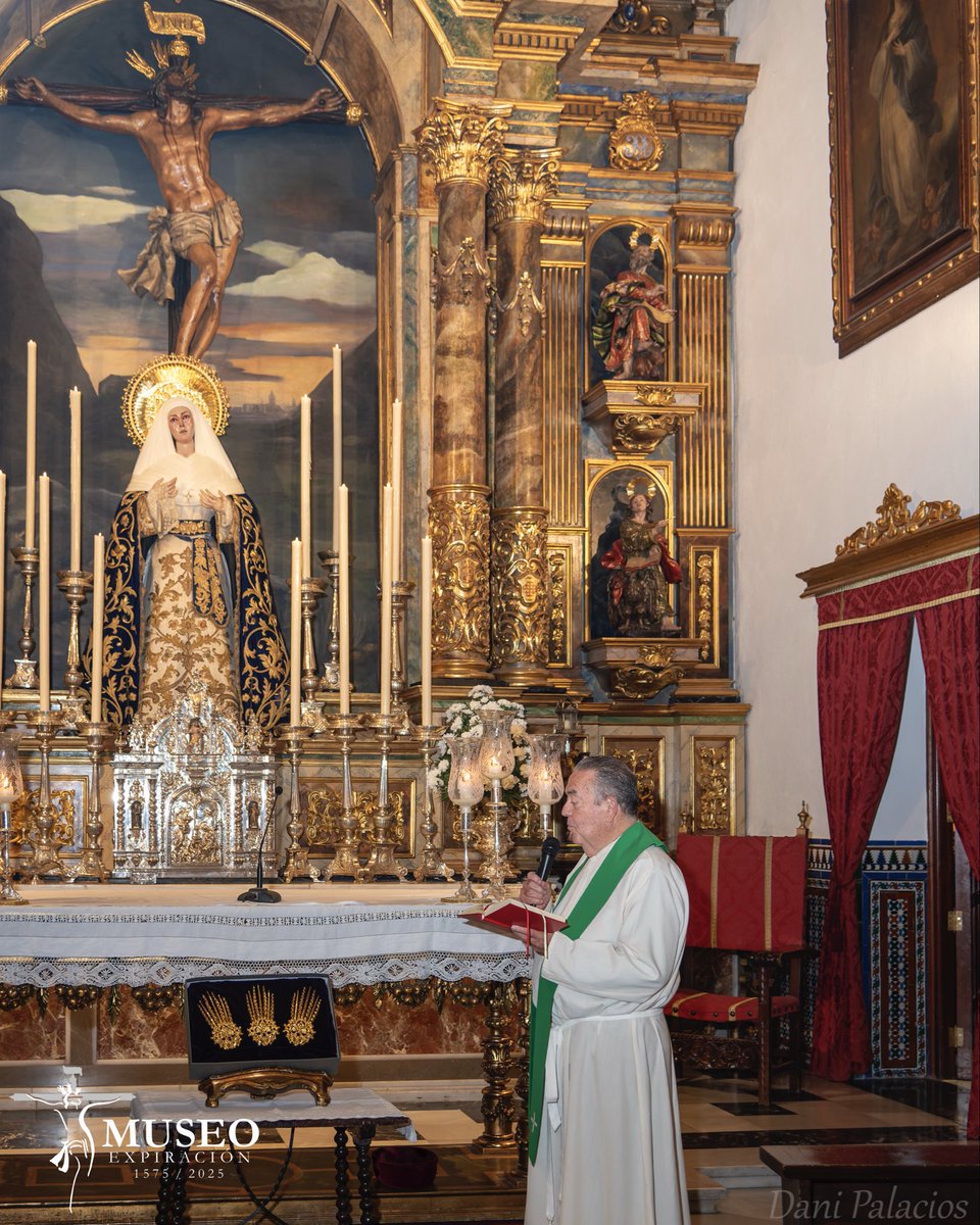 🟣 450 Aniversario
Este lunes se ha presentado en la Capilla del Museo las nuevas potencias para el Santísimo Cristo de la Expiración, con motivo de su 450 aniversario. Estas han sido realizadas en plata chapadas en oro por el taller de orfebrería de Joaquín Ossorio. Sin duda