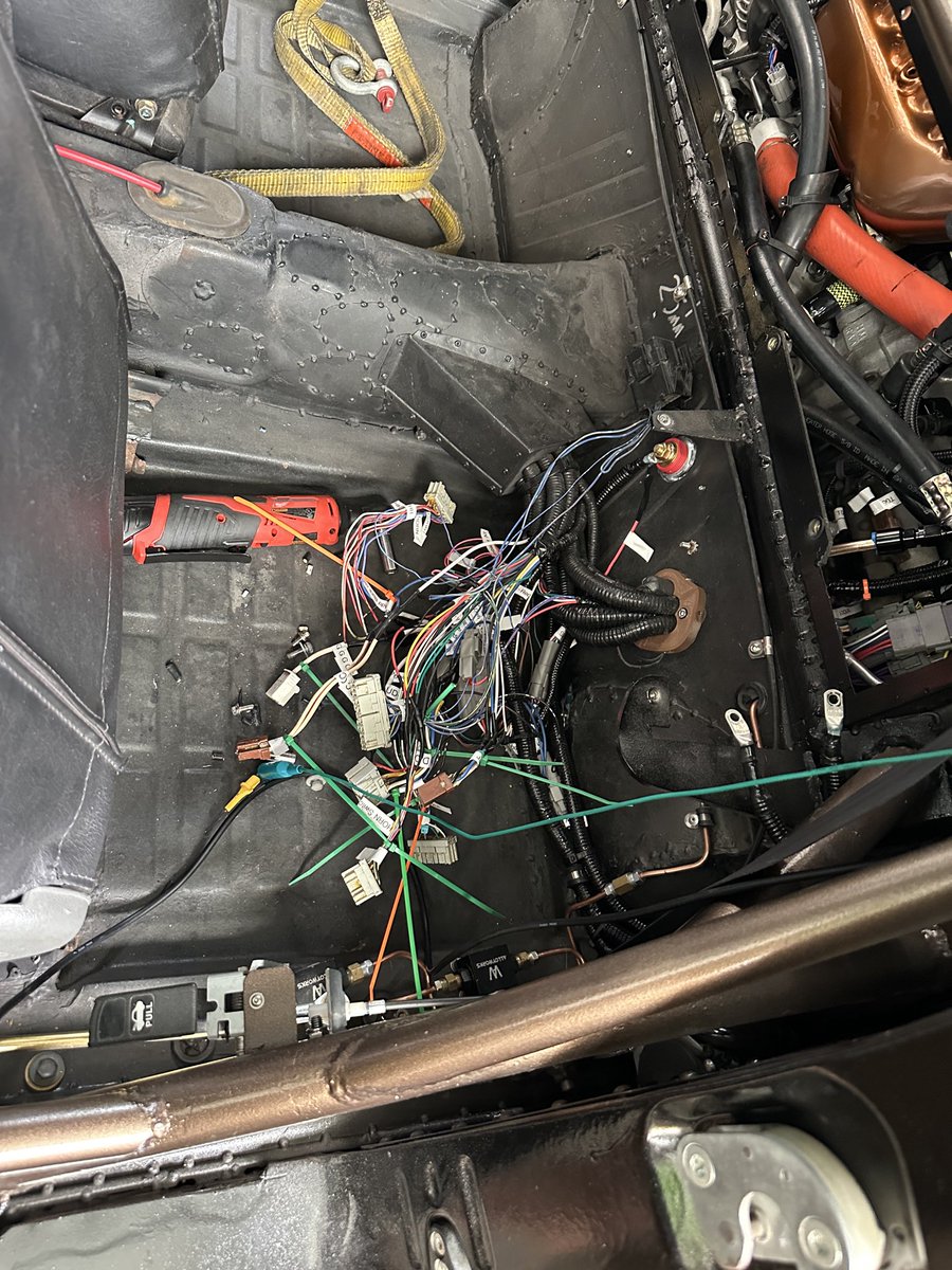 jonivanart's tweet image. One more connector to check then this then only a few more things to get it ready for the first test drive. 🤙
.
Ghia244 project…