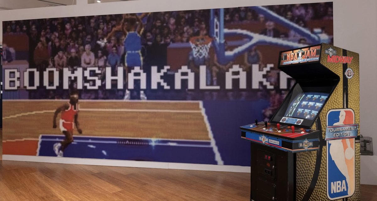 Tim_Kitzrow's tweet photo. LIVE Autograph signing for NBA JAM prints 11/19 @ https://t.co/wwi7sVF80X check details and pre order now. Great holiday gift !🔥#BOOMSHAKALAKA !! #NBAJAM @nbajambook @MutantFootball @Midwaygames @paigearm @EvanNixonType4 https://t.co/tFrXzUGXa5