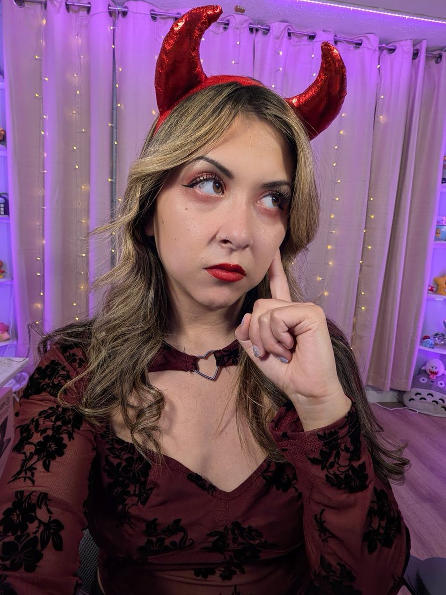 I guess you can come to stream.... (i look so grungey HAHA)

More dark souls 😈😈😈😈😈