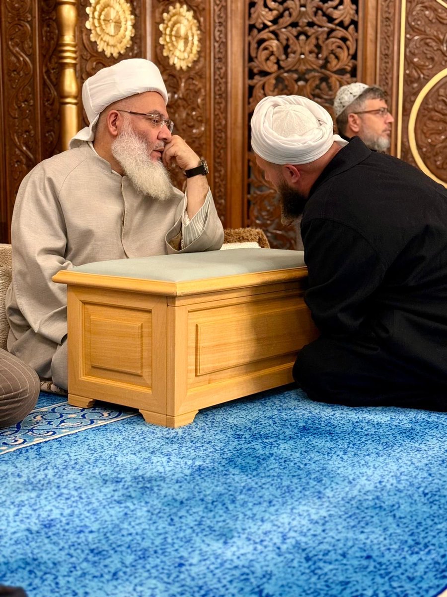 “
Asrın kelamını buyurdu;

Evliya olmak için değil,eşkiya olmamak için çalışın..

Şeyh Seyyid Muhammed Fettâh El-Hüseynî