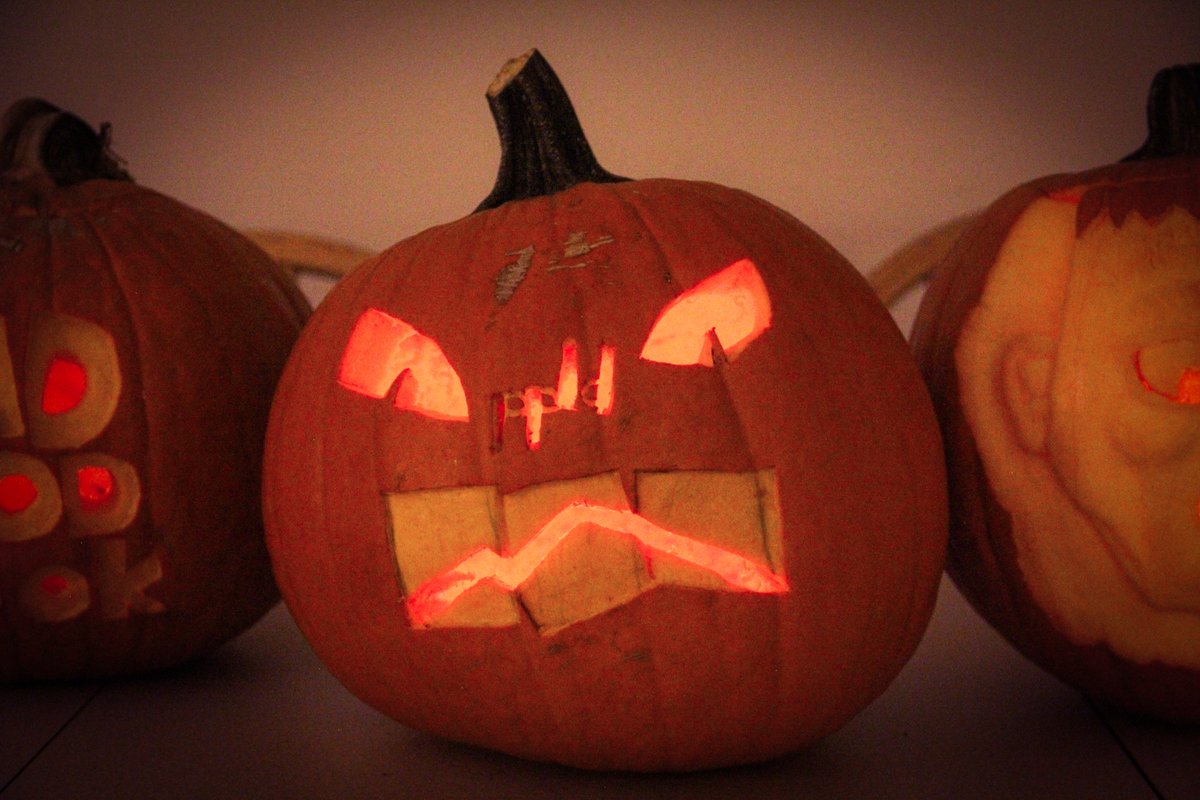 ppld's tweet image. Looking for some carving inspiration this season? Here are some literary jack-o-lanterns to fan the flame of your creativity.
#SpookySeason #WhatLibrariesDo #PumpkinCarving #PublicLibrary #PPLD #Pumpkin #Halloween #Samhain #PikesPeakLibraryDistrict