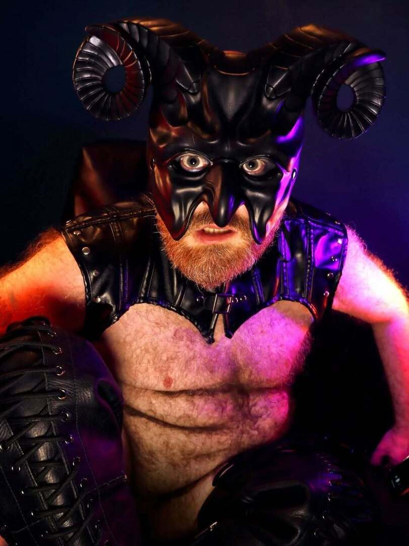 Hi there, I've come for your soul😈 You weren't using it, were you? instagr.am/p/DQVATvziMNA/