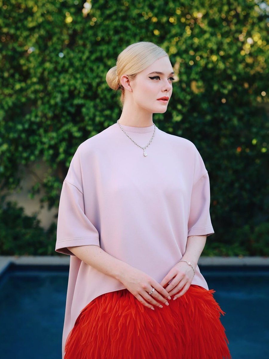 ElleFanning_FR's tweet photo. Just stunning https://t.co/yFytDxt7To
