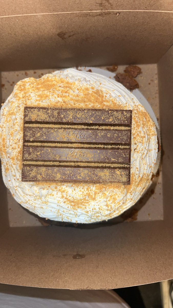 djbigmac3000's tweet photo. Little Debbie oatmeal cream pie cookie 🍪 cheesecake new dessert 🍮, cinnamon roll cheesecake, KitKat bar candy cheesecake new and Biscoff cookies 🍪 cheesecake new @djbigmac3000 #Canicook4u yes I can. https://t.co/8TgFg61SIc
