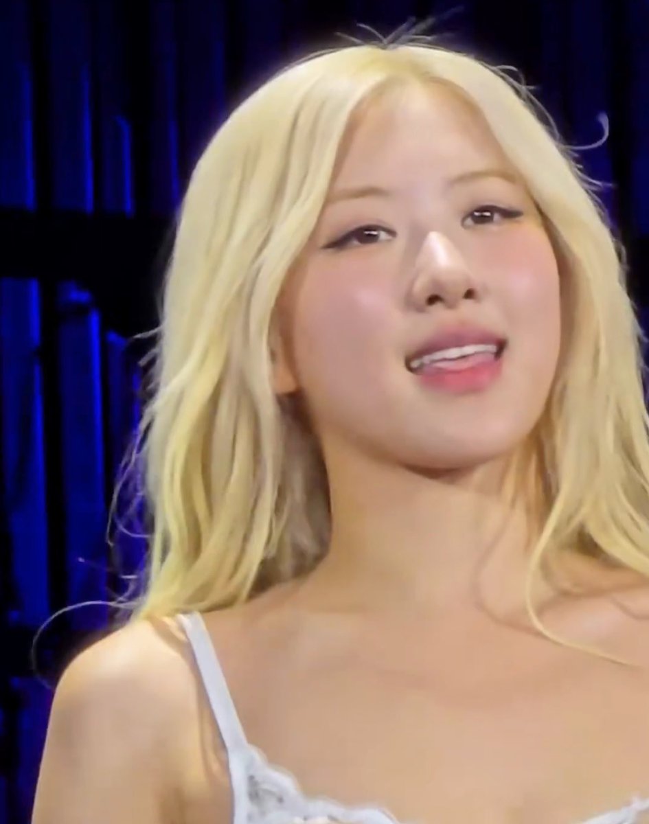 rosie (@roseannepics) on Twitter photo 