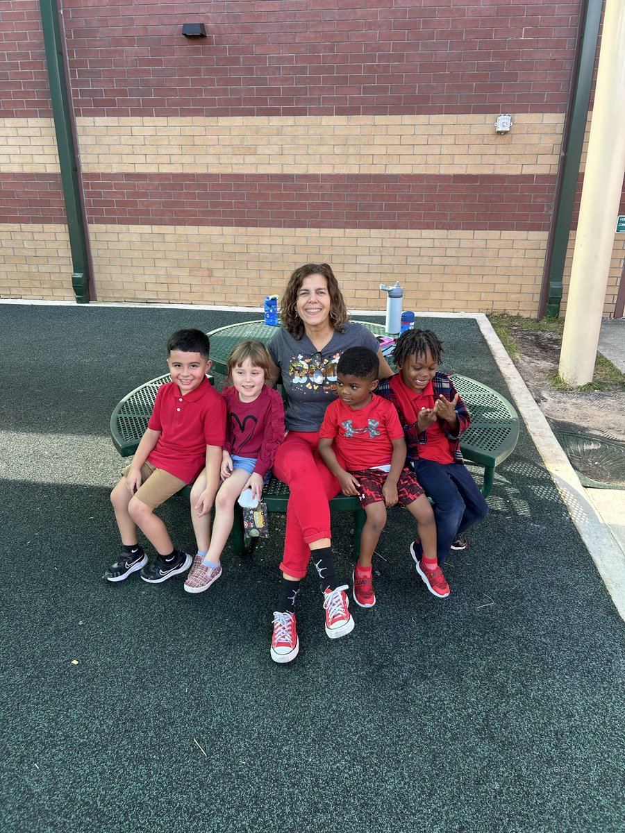 Dillard Street Elementary tweet media