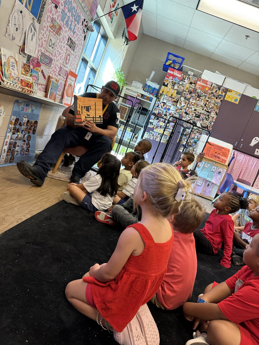 Always fun having a Watch DOG Dad on campus! Thanks for being on campus again Mr. Araguz. 🐻💜 <a href="/HumbleISD_MBE/">Maplebrook Elem</a> <a href="/HumbleISD/">Humble ISD</a> <a href="/HumbleISD_CBS/">HumbleISD_CBS</a> #mbeisfamily #focusonthegood