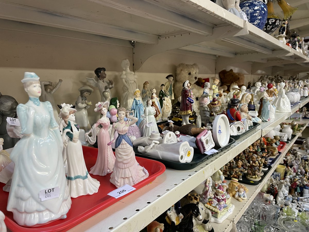 melvynprior's tweet image. Collectable enamel advertising signs. #Coalport, #RoyalDoulton and #Lladro figures, #silver proof medallions and much more @GoldingYoung #Bourne this week. View and bid online goldingyoung.com #Auction @ColinYoungAWA #Collectables