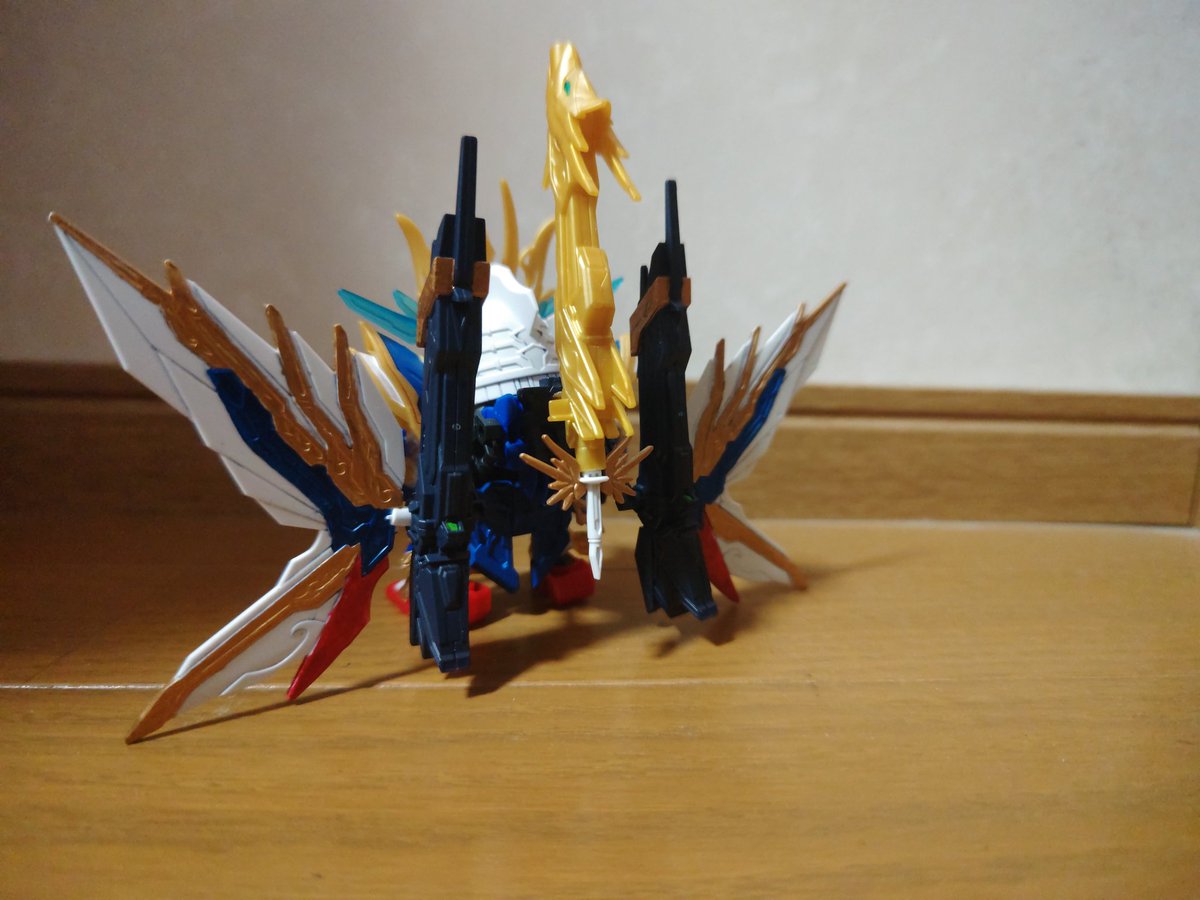 mitur0w's tweet photo. おはようございます！
ウイングゼロ大将軍が完成しました。
現行のSDガンプラを使用してなんとか形にすることができました。
簡易ながら変形機構も追加。
念願が叶いました。

#ガンプラ https://t.co/z1bgeCEfyg