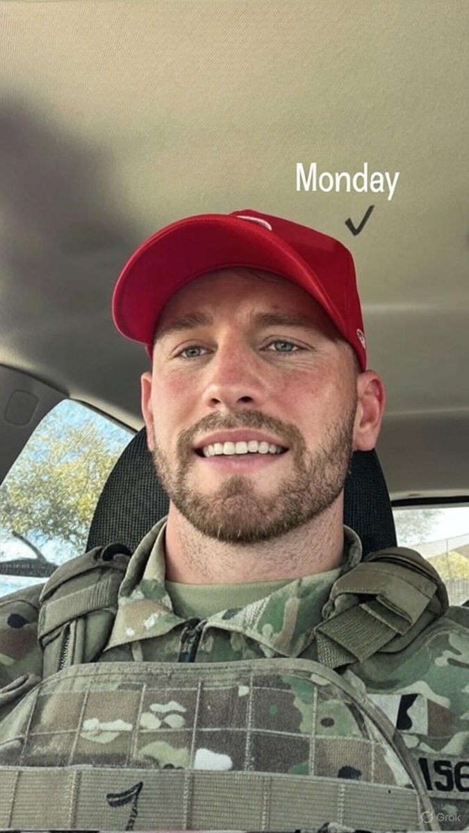 ruby24568's tweet image. Just glad to be me