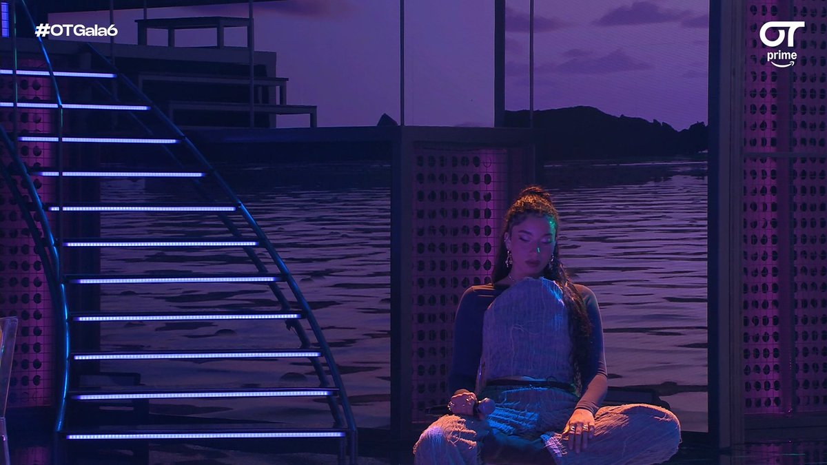 Téyou me transmite tantísima paz cuando canta que podría estar escuchándola toda la vida que no me cansaría DEBE SER GANADORA
#OTGala6