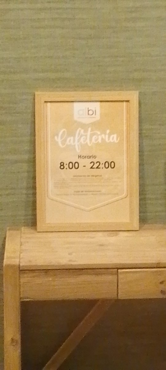 OffisialC's tweet photo. Esto es una uta broma me hacen esperar desde las 21 hasta las 23 y cierran la cafetería las 22, ptos sinvergüenzas https://t.co/6KwsSuo8Zh