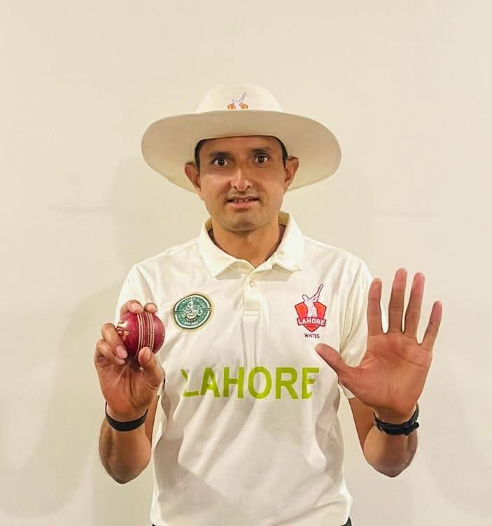 ahmalik592's tweet image. 🚨 HISTORIC MILESTONE! 🚨

MOHAMMAD ABBAS becomes only the 3rd fast bowler in the 21st century (since Jan 2001) to take 50+ five-wicket hauls in First-Class cricket! 

57 – Abdur Rauf
55 – James Anderson
50 – Mohammad Abbas 

#PCB #mohammadabbas #Cricket #CricketStats