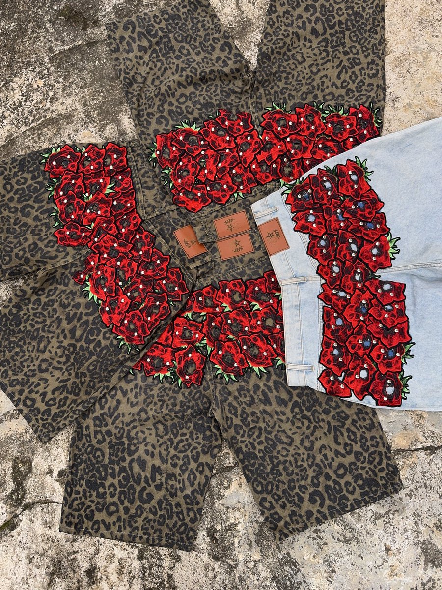 JEANSBYSMITHH tweet media