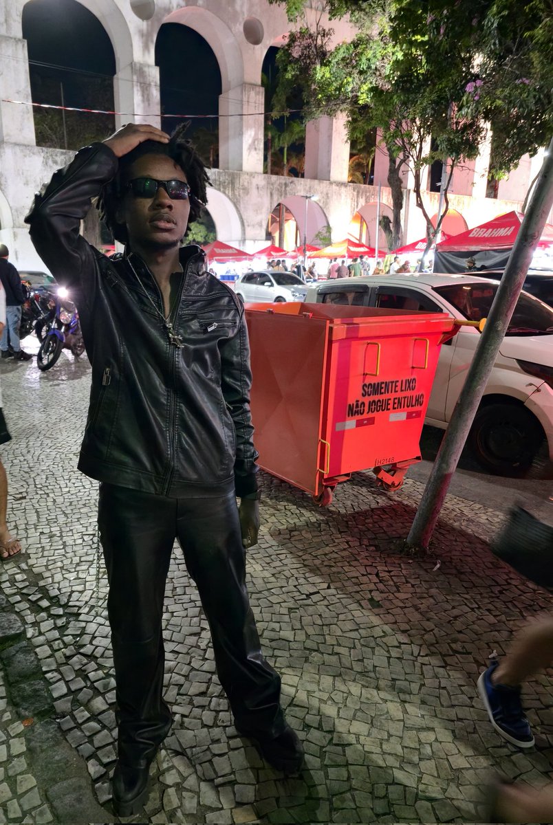 drayareturn's tweet photo. a evolução do meu estilo 

2018 / 2025 https://t.co/YKufYpZU0L