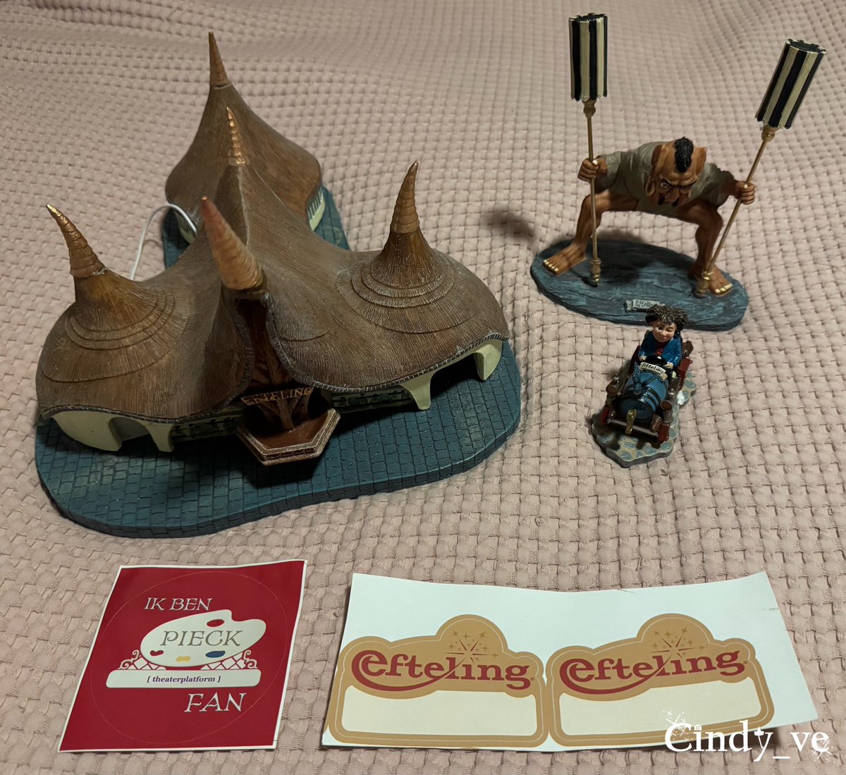 cindy_ve's tweet photo. Nieuwe #Luville aanwinst , helaas gaat #Moritz terug zijn handje was afgebroken #Efteling https://t.co/G4sjOSF7E5