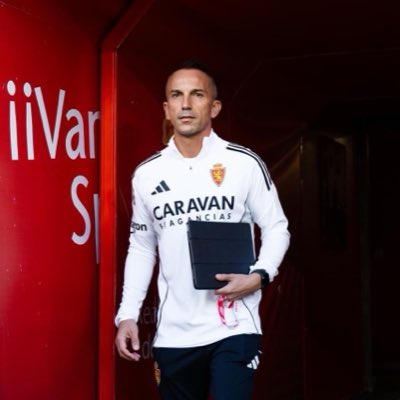 #NuevaFotoDePerfil

Muy agradecido al club por la confianza depositada en mí. Afronto esta nueva etapa con ilusión, compromiso y la responsabilidad de dar siempre lo mejor por el equipo y por estos colores. 🤍💙