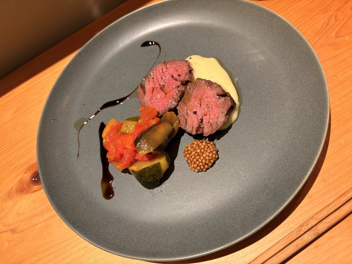 reinishikerry's tweet image. おはようございます😊
寒〜い朝🥶風も強く時々強い雨も降ってます☔️
昨日の夜はmenou さんへ
雰囲気もお料理も最高です😆
農家さんをしながらシェフもしている女性のシェフの生き方も素敵💓
#menou
#むつ市
#代官山公園