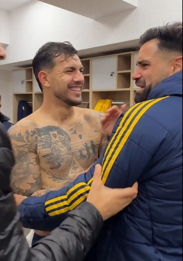 SANGREXENEIZE's tweet photo. El capitán de Boca tiene tatuada a la Bombonera en su pecho. https://t.co/DIY7V5r9lC