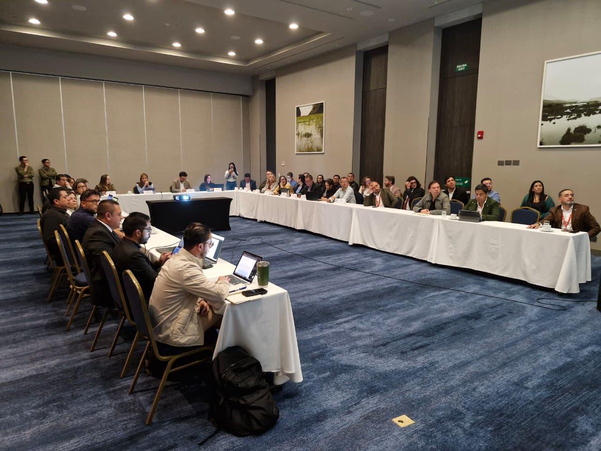 1⃣ Presentamos junto a <a href="/el_BID/">Banco Interamericano de Desarrollo</a> y @CintelColombia, la Estrategia Distrital de Ciberseguridad, producto del trabajo colaborativo entre <a href="/ETB/">ETB</a> y +54 entidades del Distrito que han participado en ejercicios de medición y prevención en seguridad digital para consolidar:

🔐Lineamientos