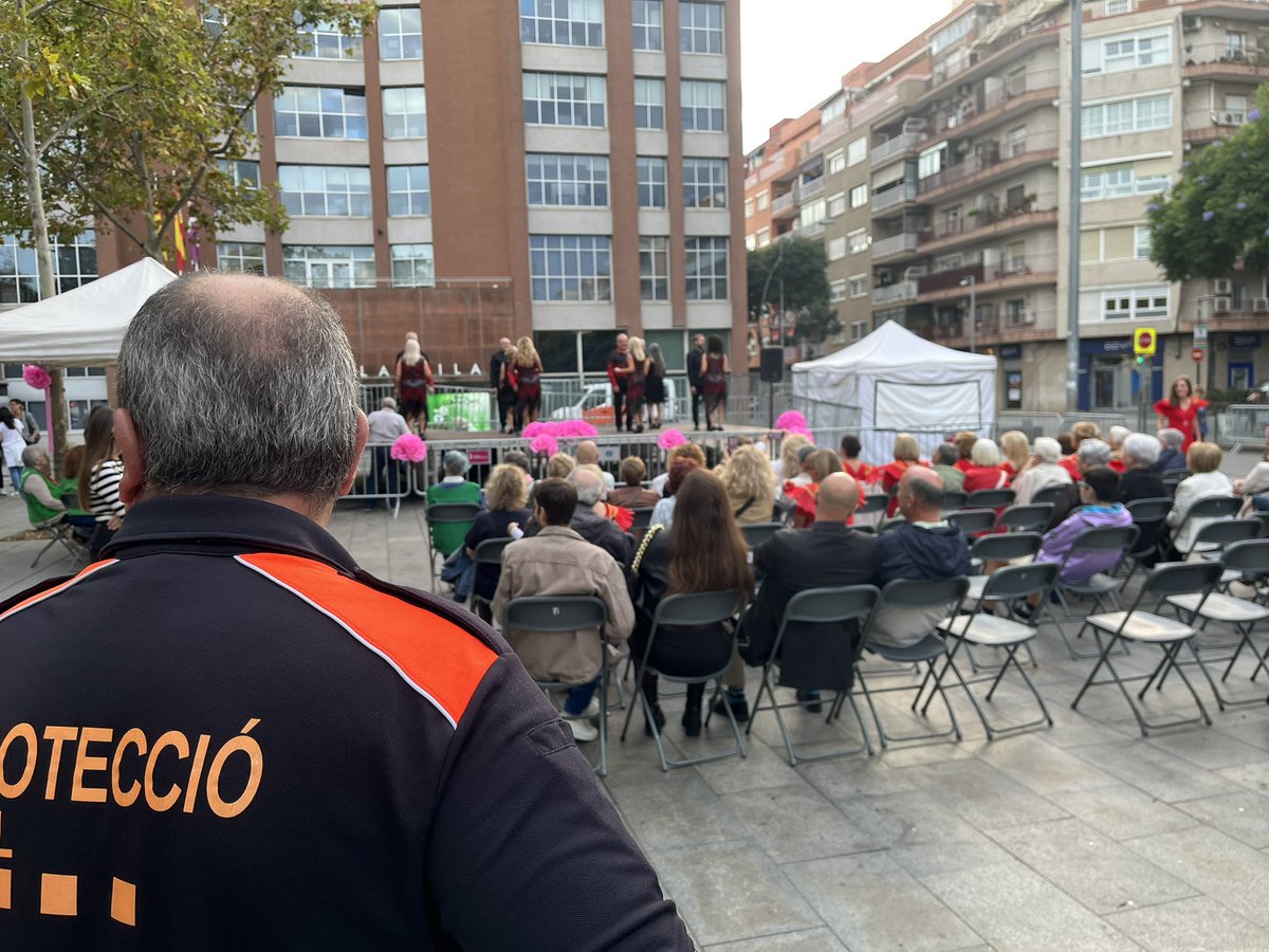 AdrianencaPC's tweet image. Fin de semana de grandes emociones y compromiso 💪
📍 Preventivo cursa @pcivilsantfost 
🎗️ Apoyo a la lucha contra el cáncer de mama en Sant Adrià
🏊‍♂️ Presencia en el Triatlón de Barcelona
Siempre al lado de las personas #Voluntariado #ProteccióCivil #CompromísSocial @AjSantAdria