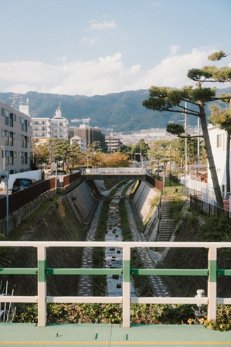Not a bad way to wait for your train in Japan
