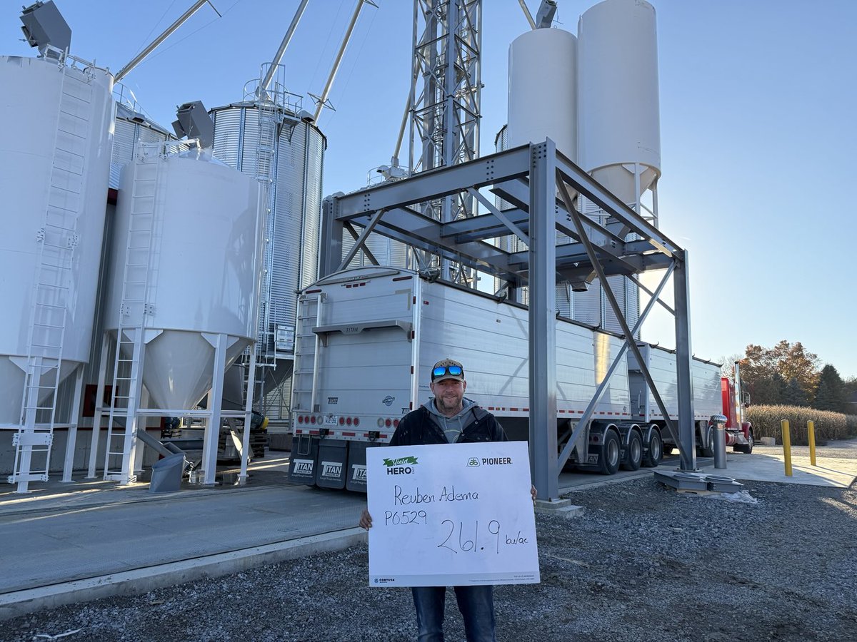 hollyloucas's tweet photo. Impressive @PioneerSeedsCA #yieldhero P0529Q yields today in Norfolk despite the drought. @NickLenos @ademaReube99379 @valstone18 https://t.co/GCEXHiklPK