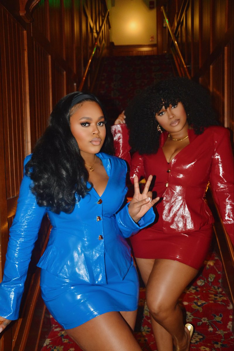 The Amours tweet media