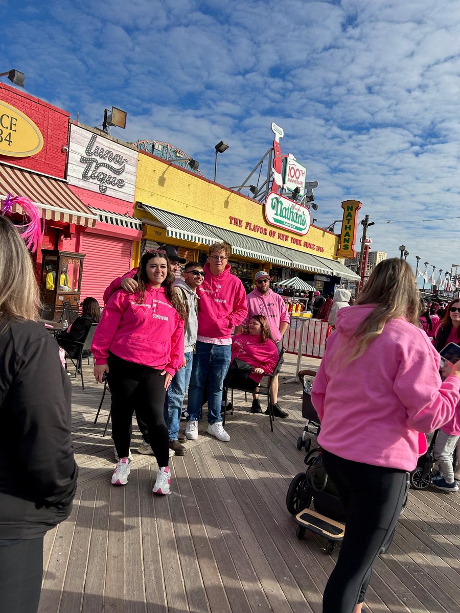 RubysBarGrill's tweet photo. The love & support we witnessed yesterday on the #ConeyIslandBoardwalk for the American Cancer Society's #MakingStridesAgainstBreastCancer walk was truly MAGICAL! 2 everyone involved: You INSPIRE us! Thank U for stopping by @RubysBarGrill; it was an HONOR 2 spend the day w/ U. π©· https://t.co/F0BI9O9cGS